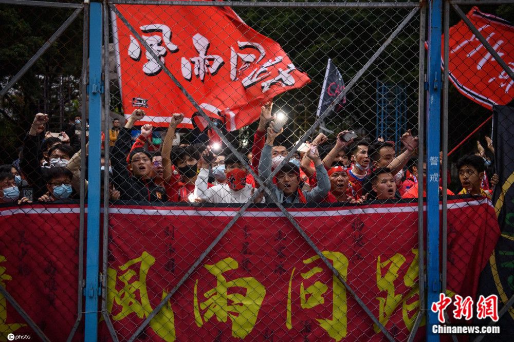 感谢您能给我、给吉庆堂这个机会，多亏了您，吉庆堂才能有这样一飞冲天的机会，谢谢您……叶辰摆手道：婉婷，我们是合作关系，大家通过合作，各取所需、互惠互利、共同成长，你就不要一个劲的说谢谢了。